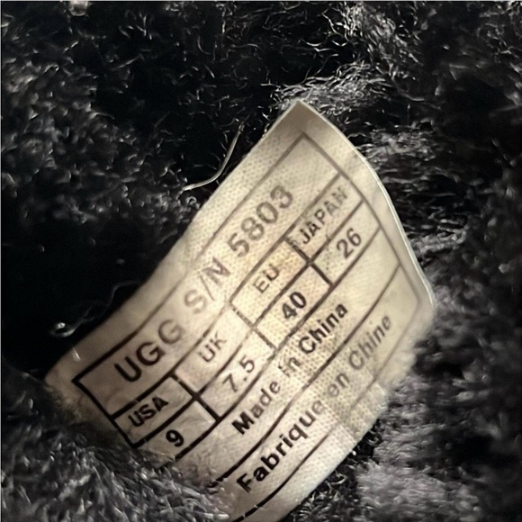 UGG Women's Dark Brown Shearling Boots - Picture 4 of 5